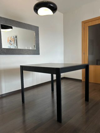 Mesa de comedor moderna mármol y metal, extensible