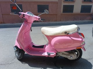 Vespa Piaggio Rosa