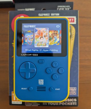 Super Pocket Capcom + funda y 2 cartuchos Evercade