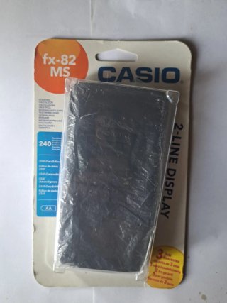 Calculadora Científica Casio fx-82MS