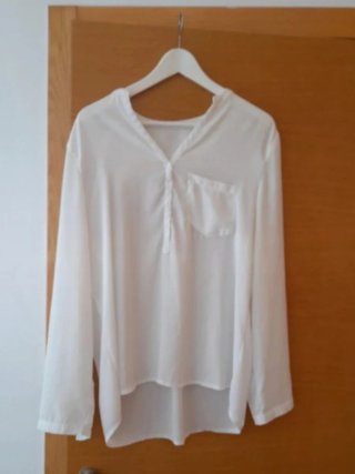 Blusa blanca de manga larga