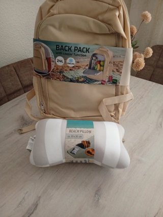 Mochila térmica y cojín de playa