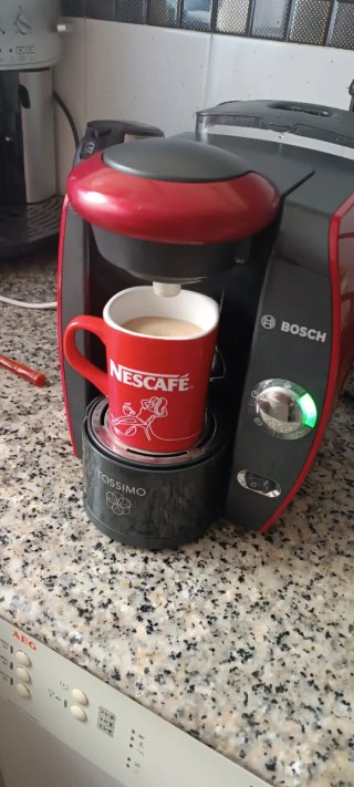 Cafetera Bosch Tassimo Roja