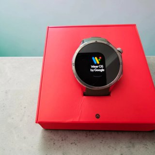 OnePlus Watch 3 Esmeralda Titanio