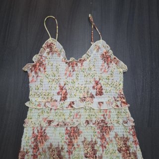 Vestido Zara floral volantes talla XS