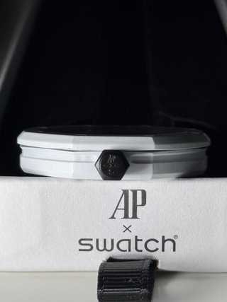 Orologio Swatch x Audemars Piguet Ocho Negro