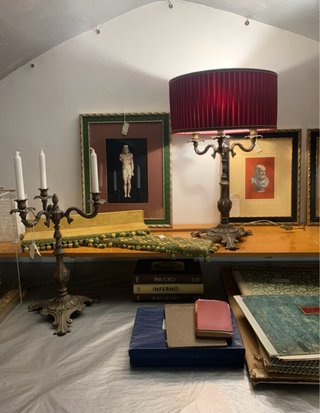 Antiquariato: Lampada, candelabro, quadri
