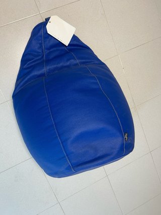 Sillas metálicas con asiento y respaldo sintético