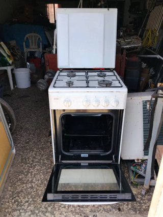 Cocina de gas Svan blanca