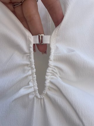 Vestido blanco detalles fruncidos NUEVO de Mango
