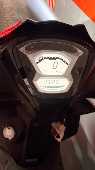 Moto Scooter 125cc Gris Oscuro.