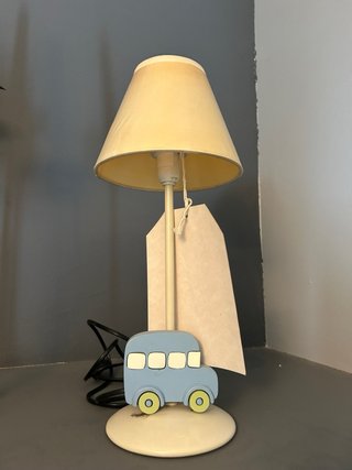 Lámpara infantil de techo con diseño de autobús