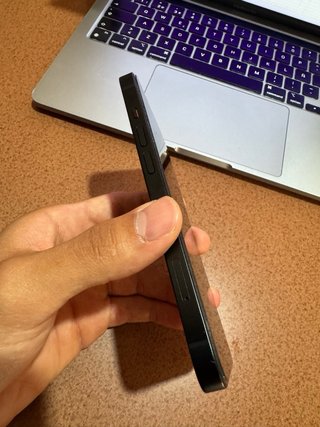iPhone 14 azul oscuro