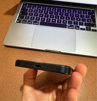 iPhone 14 azul oscuro