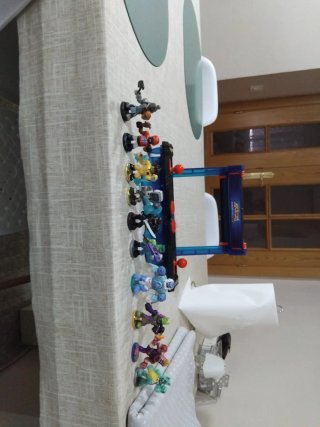 Akedo Figuras y Arena de Batalla