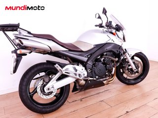 SUZUKI GSR 600