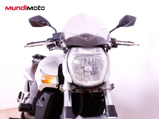 SUZUKI GSR 600