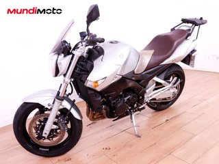 SUZUKI GSR 600
