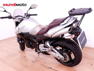 SUZUKI GSR 600
