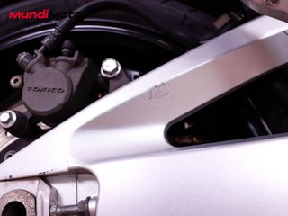 SUZUKI GSR 600