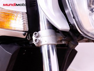 SUZUKI GSR 600