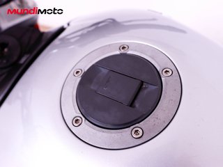 SUZUKI GSR 600
