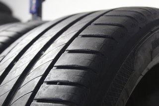 2 Gomme Usate 235 45 R18 Kleber 98Y