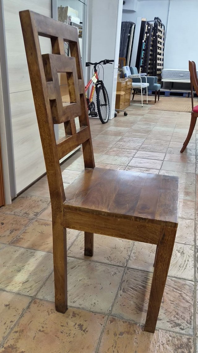 MESA CON SEIS SILLAS