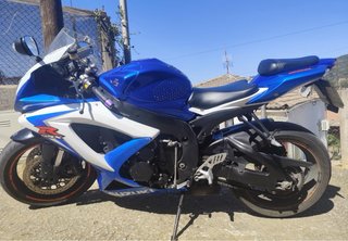 Suzuki GSX-R600 Azul y Blanca