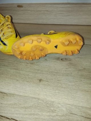 Lote Deportivas Joma Negras y Amarillas ay tallas