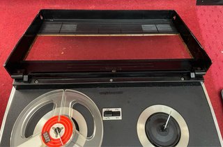 Antiguo magnetofón grabadora Grundig TK 2200