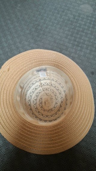Cappello di paglia con pizzo