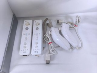 Pack Consola Wii con juegos y mandos.