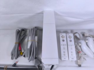 Pack Consola Wii con juegos y mandos.