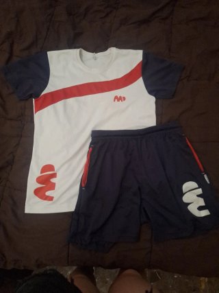 Uniforme MD Talla M Camiseta y Pantalón Corto