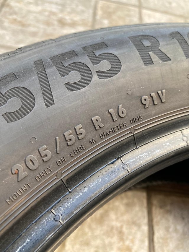 Neumático 205/55 R16 CONTINENTAL