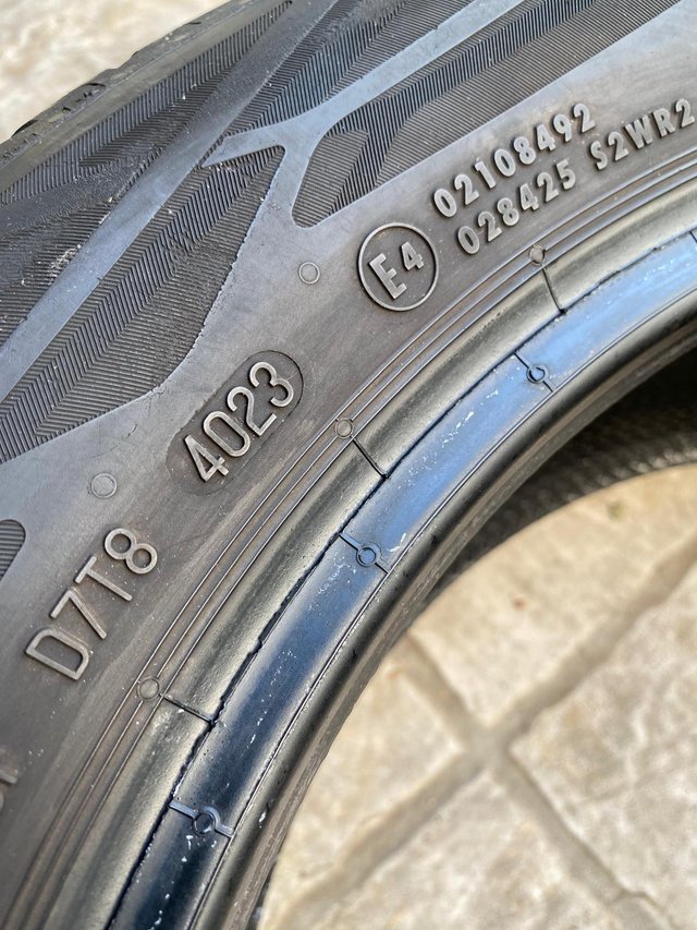 Neumático 205/55 R16 CONTINENTAL