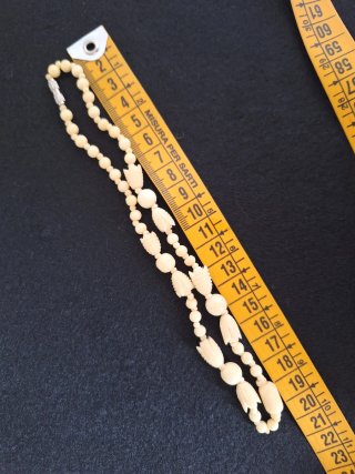 Collar gargantilla vintage tallado a mano muy buen
