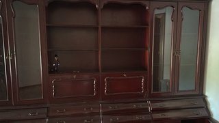 Mueble de salón madera oscura