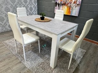 OFERTA NUEVA MESA EXTENSIBLE Y 4 SILLAS