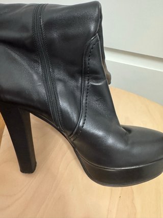 Botas altas negras de tacón de Albano