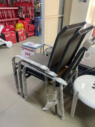 Silla de exterior gris y negra