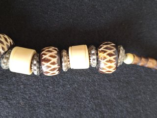 Collar Vintage Africano tallado muy bueno