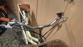 Bicicleta de paseo BH color crema