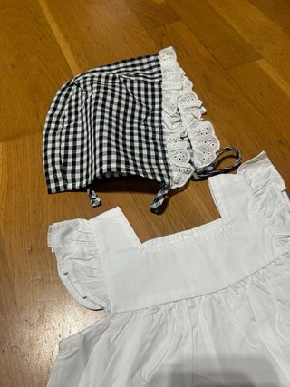 Conjunto niña vestido, braguitas y gorrito