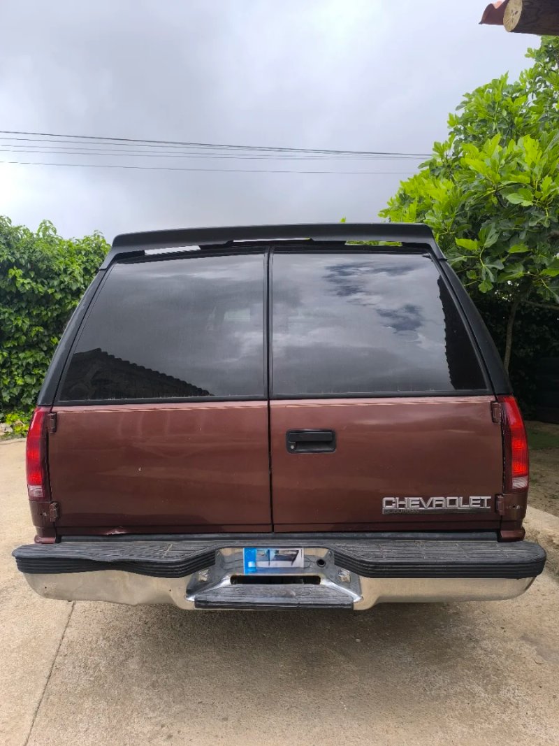 Chevrolet Tahoe 1998 - foto 1