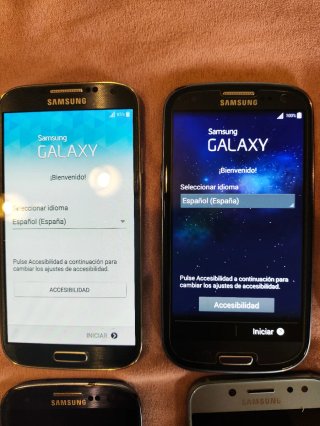 Lotto di 12 smartphone Samsung, LG e Sony Xperia