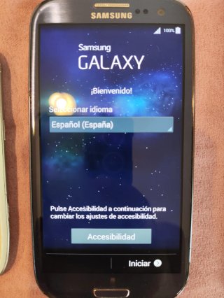 Lotto di 12 smartphone Samsung, LG e Sony Xperia