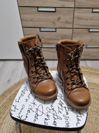 Botines de piel marrones