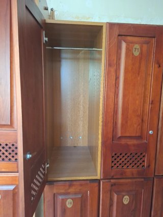 Taquillas de madera. Entre 90/100 unidades